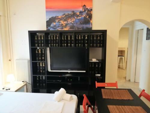 Modern Apartment In Piraeus