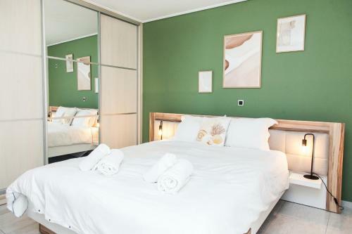 Apartamento Elegant & Spacious Apt. W/ Sea View!