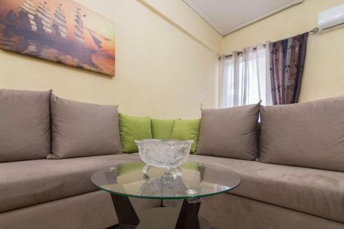 2 Bedroom Apartment Next To Marina Zeas