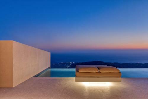 Villa Santorini Sky, Luxury Resort