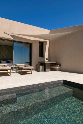 Villa Santorini Sky, Luxury Resort