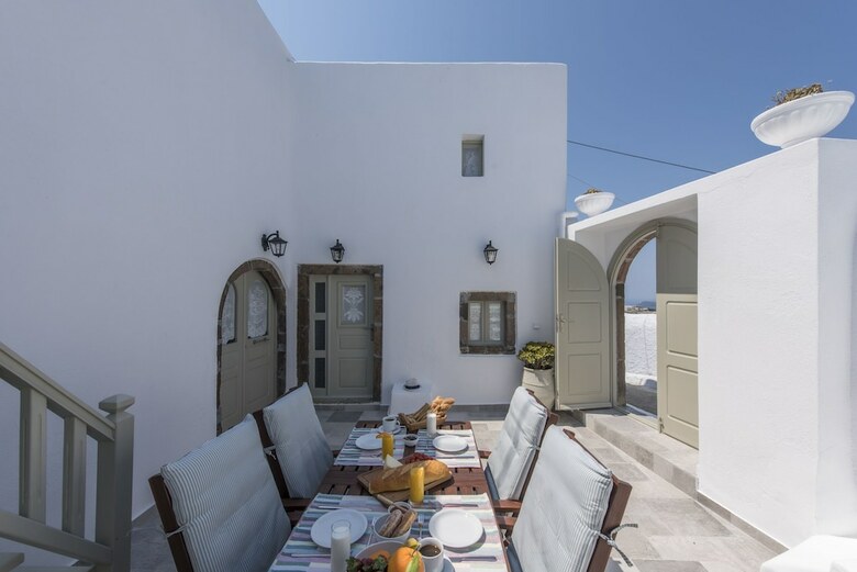 Villa Santorini 180 Degrees