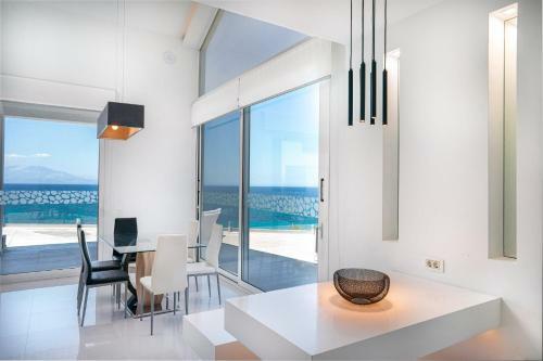 Luxury Villa Cavo Mare Meltemi With Private Pool & Jacuzzi