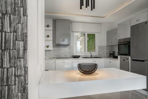 Luxury Villa Cavo Mare Meltemi With Private Pool & Jacuzzi