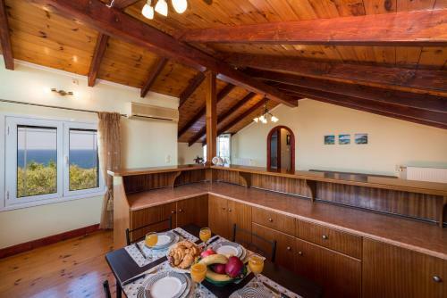 Soso's Sea View Apartment