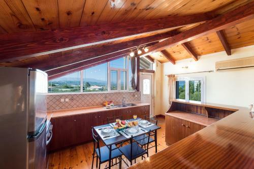 Soso's Sea View Apartment