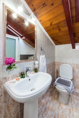 Soso's Sea View Apartment