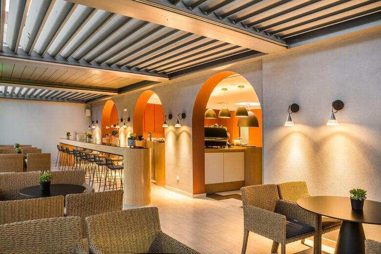 Aenos Hotel