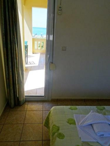 Platanias House On The Beach