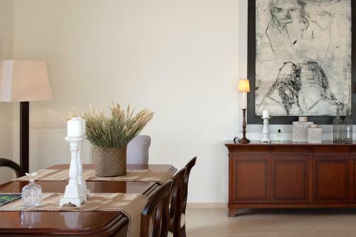 Villa Levantes Home, Design & Style Retreat!