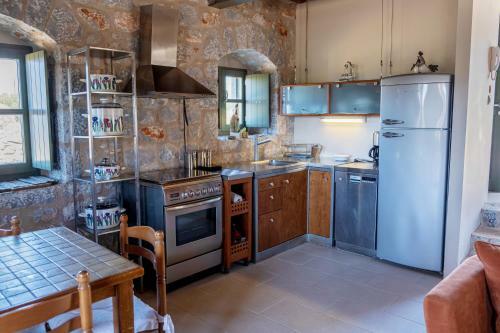 Modern 2bdr Stone Tower, Majestic View In Mani