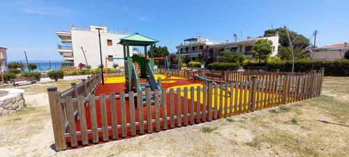 Lovely Maisonette Right In Front Of The Sea
