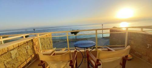 Lovely Maisonette Right In Front Of The Sea