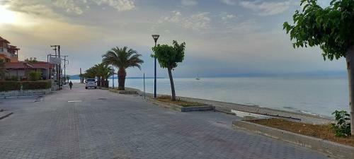 Lovely Maisonette Right In Front Of The Sea