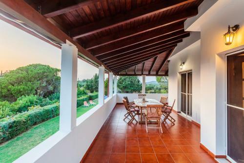 Apartamento Ancient Olympia Secluded Haven, Mangata Home