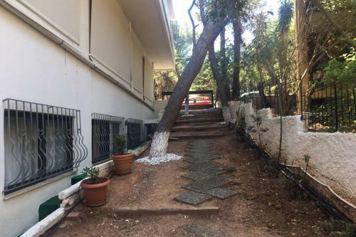 Exotic Apartment 1 Min From Marikes Beach