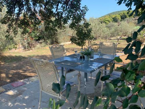 Olive Hill Private House