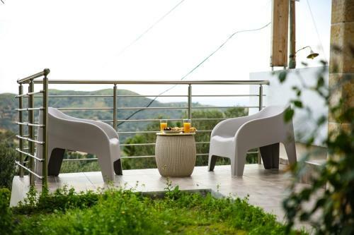 Chic & Spacious House In Rodia Heraklion