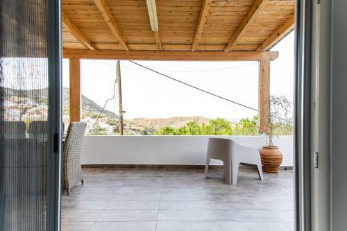 Chic & Spacious House In Rodia Heraklion