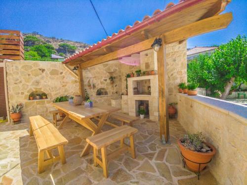 Christine Countryside House - Fully Renovated With All Modern Comforts