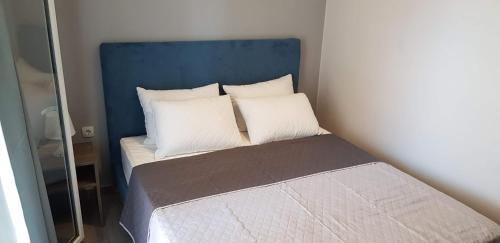 Nikos Psathaki Apartment 2