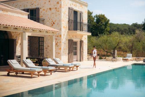 Eclectic And Secluded Estate, Villa Aegis