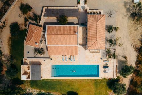 Eclectic And Secluded Estate, Villa Aegis