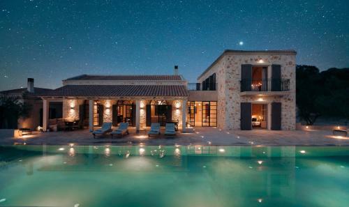Eclectic And Secluded Estate, Villa Aegis