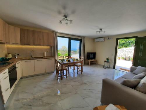 Freesia Grand Sea View Apartment