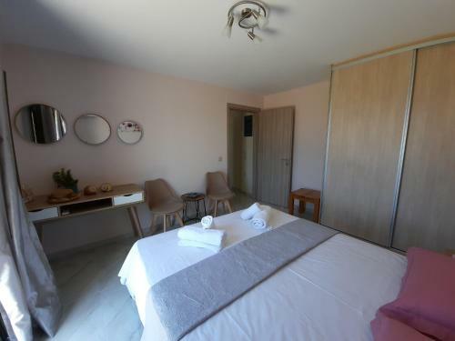 Freesia Grand Sea View Apartment