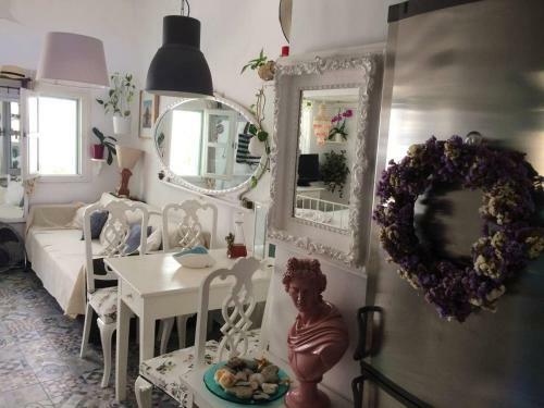 The Oceanographer's Home, A Chora Hideaway