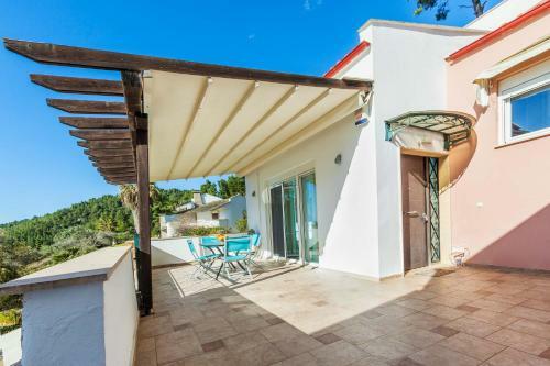 Melita's Sea View Villa
