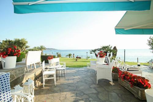 Luxurious Beachfront Family House