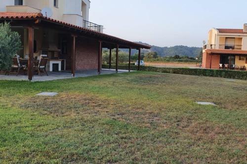 Luxury Maisonette 250m From The Sea