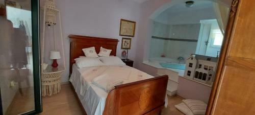 Olive House Traditional Villa With Pool