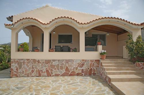 Villa Anna's Family House