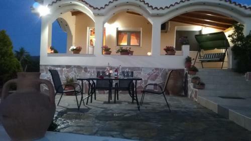 Villa Anna's Family House