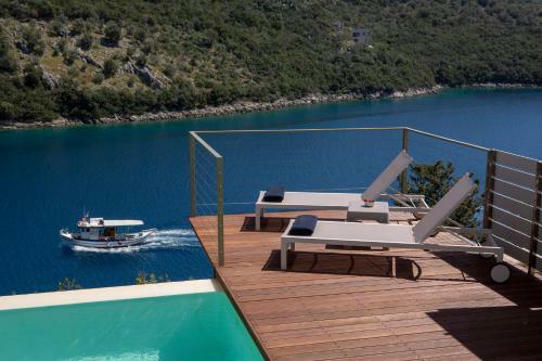 Villa Anthelia-idyllic View And Private Access To The Sea