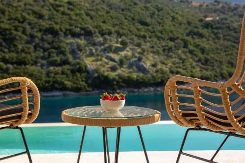Villa Anthelia-idyllic View And Private Access To The Sea