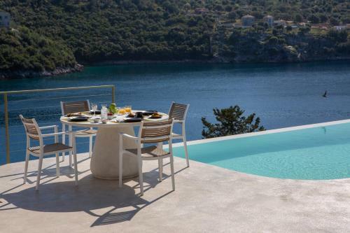 Villa Anthelia-idyllic View And Private Access To The Sea