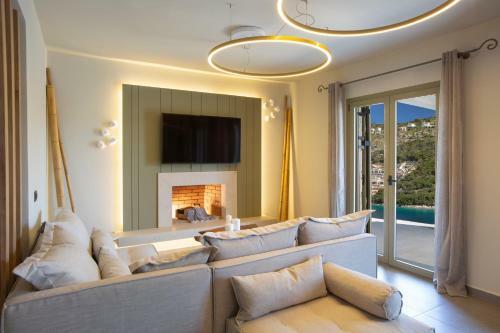 Villa Elanthy-new Luxury Villa With Private Sea Access