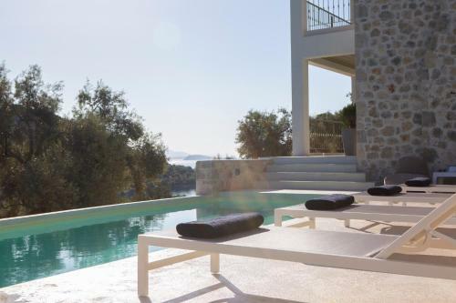 Villa Elanthy-new Luxury Villa With Private Sea Access