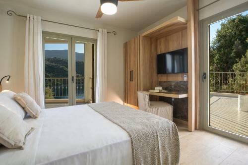 Villa Elanthy-new Luxury Villa With Private Sea Access