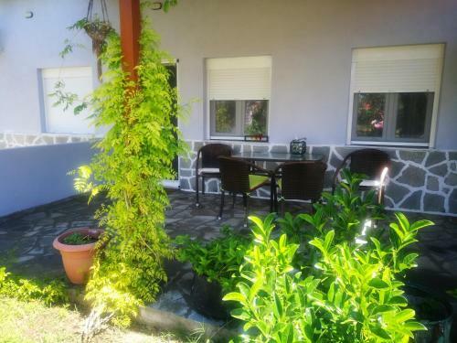 Cristi Apartments