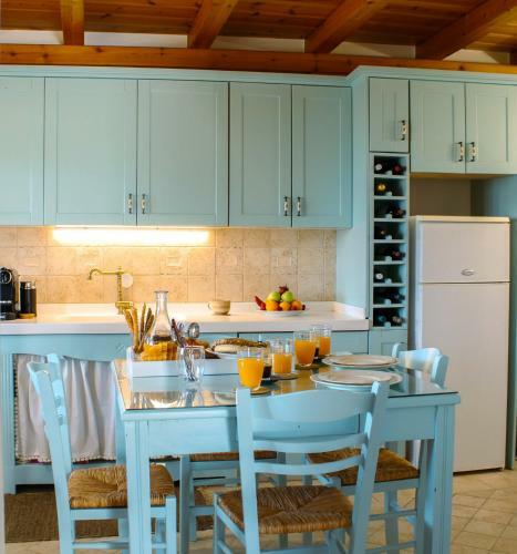 Villa Myrtillo Luxury Traditional House