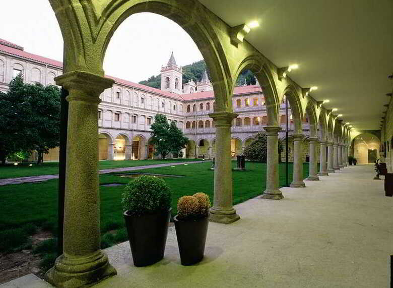 Hotel Parador De Santo Estevo