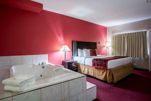 Hotel Ramada Limited 100 Mile House - Standard Cb