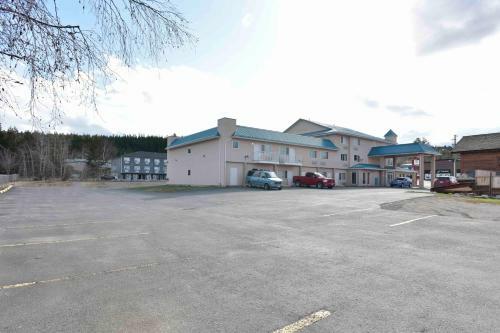 Hotel Ramada Limited 100 Mile House - Standard Cb