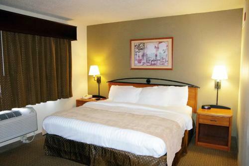 Hotel Americinn Of Grimes