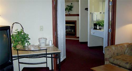 Hotel Americinn Of Grimes